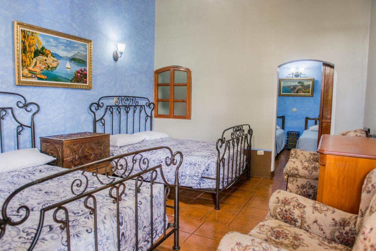 Hotel Casa De Fuentes Antigua
